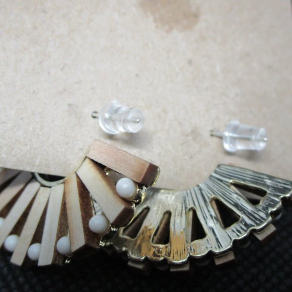 NWT Kevia Fan Style Boho Earrings Wood w/White Dot - Picture 4 of 4